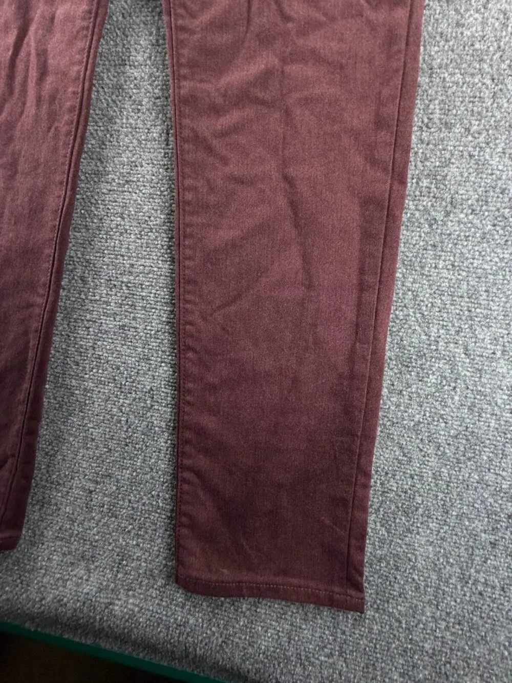 NWT Banana Republic Travel Jean Burgundy Red 31x32 Slim Fit Tapered Leg Adult